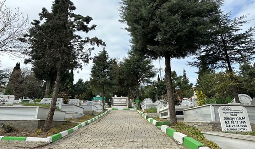 Çayırova’da mezarlıklar bayrama hazır   