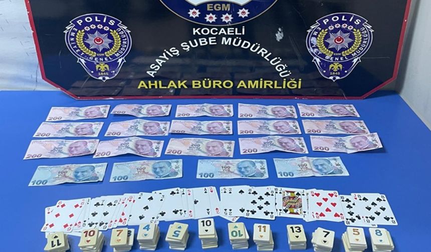 Körfez ilçesinde kahvehanelere kumar baskını!