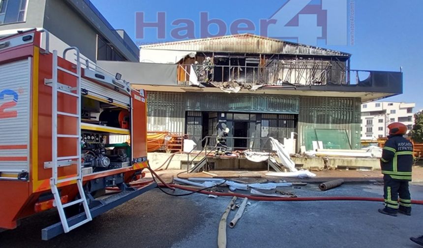 Çayırova'da Tabela Dükkanında Çıkan Yangın'da Bir Kişi Dumandan Etkilendi