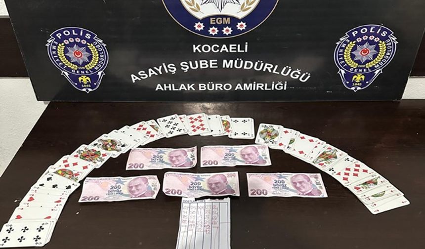 Karamürsel’de Kahvehaneye Kumar Baskını: 1 Kişi Hakkında Adli İşlem, 3 Kişiye Ceza