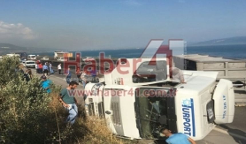 Dilovasında'Tır Devrildi E-5 Kapandı