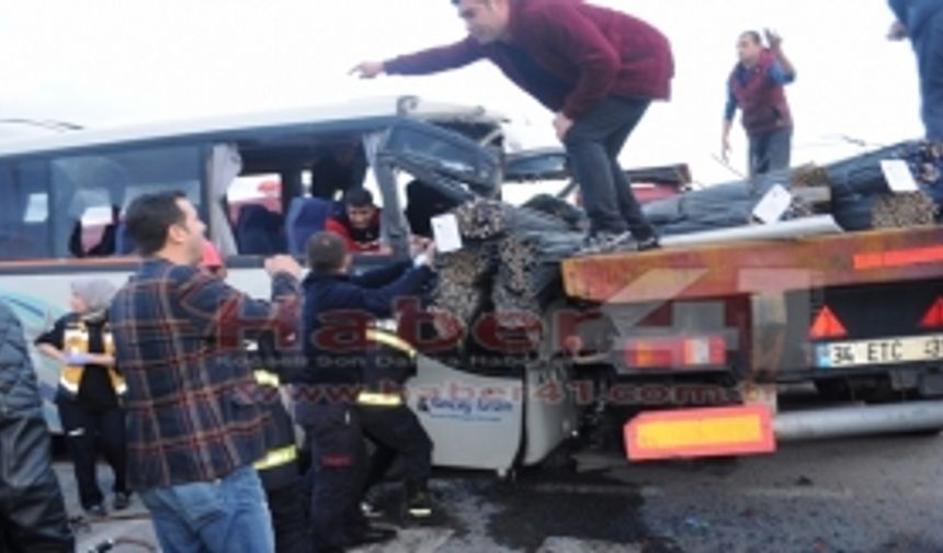 İşçi servisi tır'a çarptı