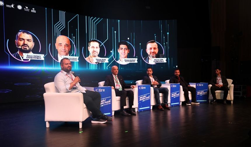 Bilişim Fuarı’nda sporun dijital dönüşümü konuşuldu