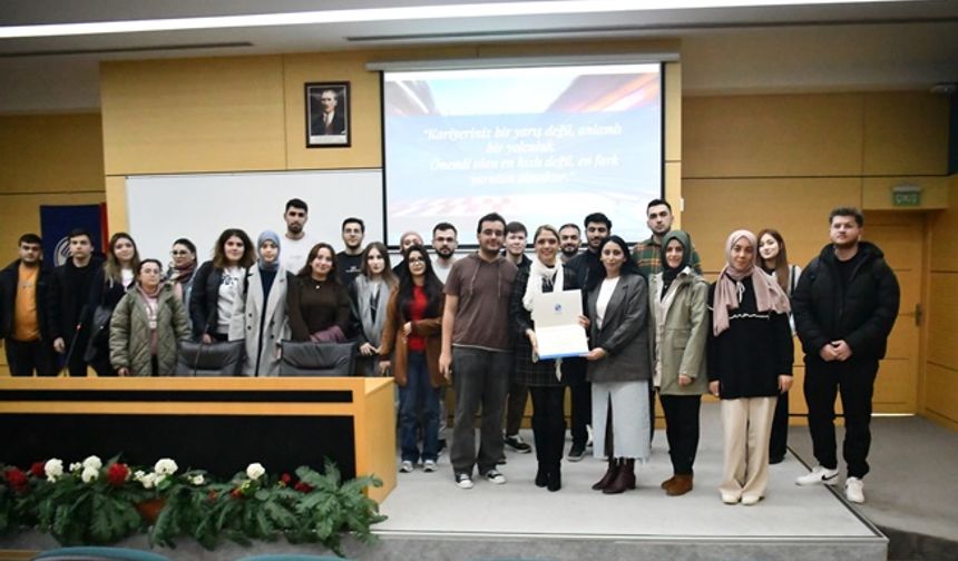 İnsan ve Robot El Ele