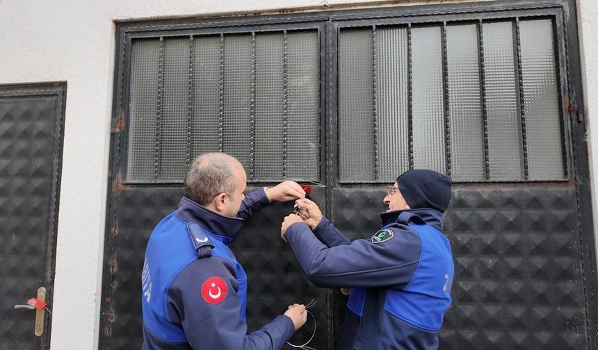 Çayırova Zabıtası, halk sağlığını  hiçe sayan işletmeyi mühürledi