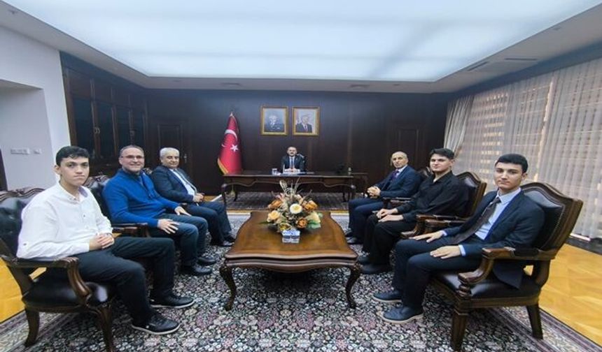 Gebze Anadolu Lisesi’nden, Gebze Makamda Vali İlhami Aktaş'a Ziyaret
