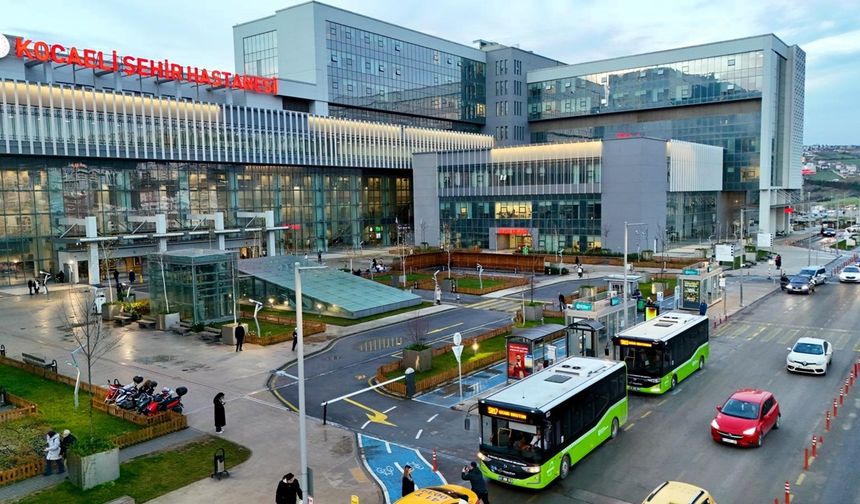 Şehir Hastanesi'ne 12 ilçeden direkt ulaşım dönemi başladı