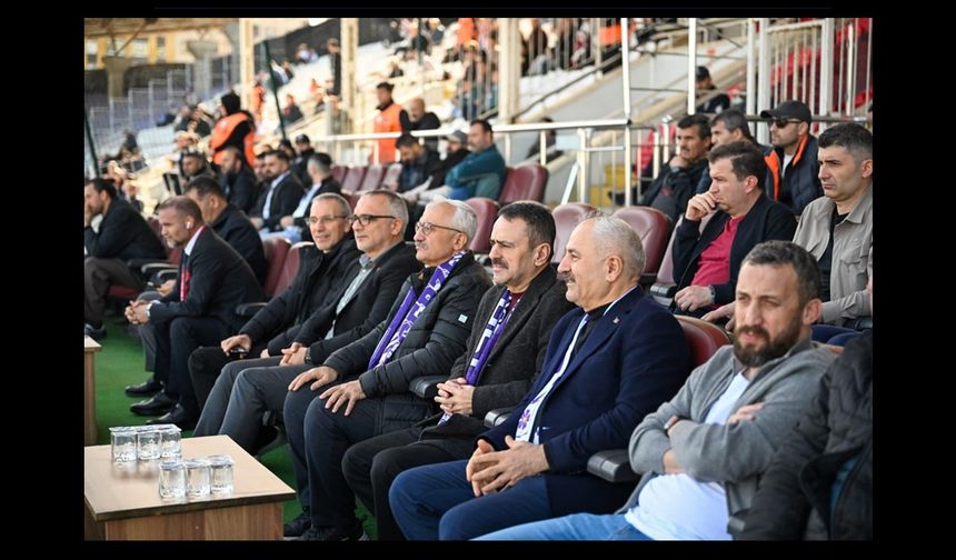 Vali Aktaş, Gebzespor – Adanaspor Karşılaşmasını İzledi