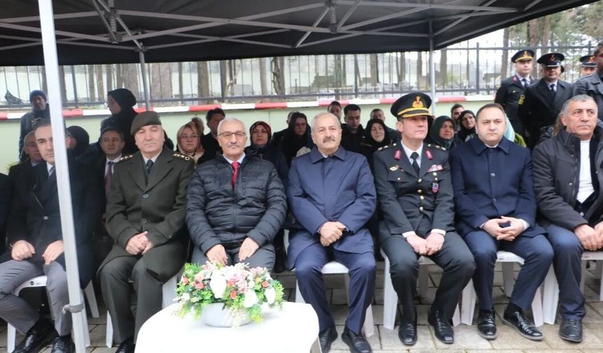 Gebze’de 18 Mart’ta Duygusal Anma: Şehitler Dualar ve Karanfillerle Anıldı