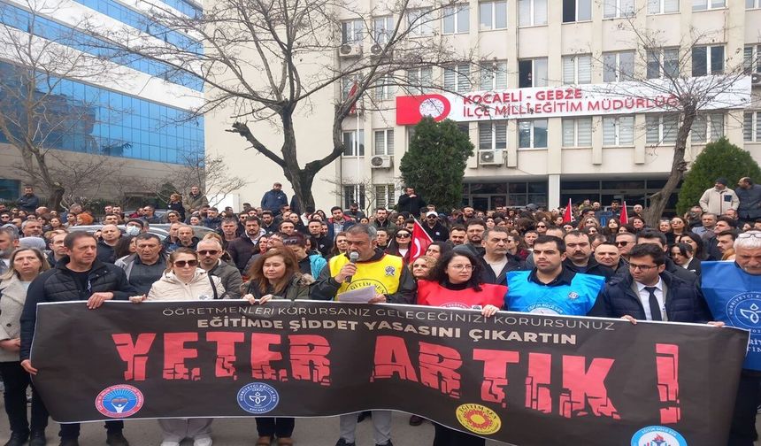 Öğretmen Cinayetine Karşı Eğitimciler Ayakta: Gebze’de “Yeter Artık” Yürüyüşü