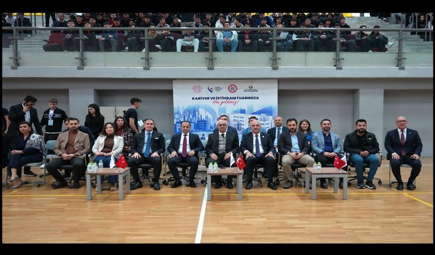 GEBZE TİCARET ODASI, KARİYER VE İSTİHDAM FUARI’NDA GENÇLERLE İŞ DÜNYASINI BULUŞTURDU