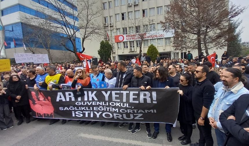 Gebze’de Eğitimcilerden Ortak Ses: “Şiddete Karşı Tek Yürek”