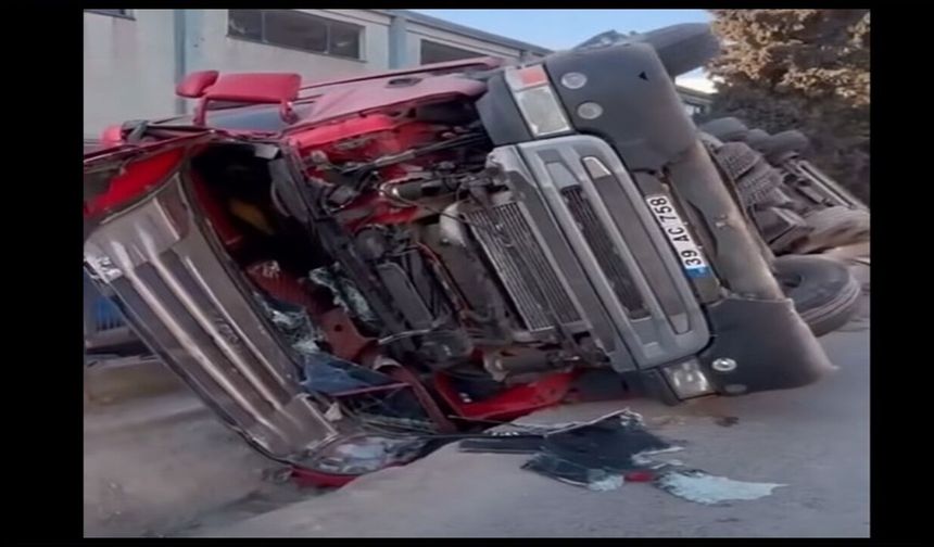 Gebze’de kontrolden çıkan tır yan yattı