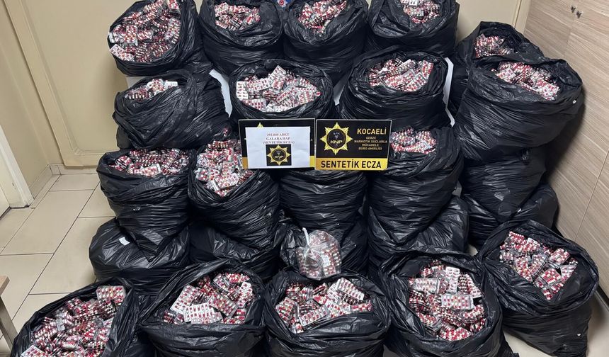 Kocaeli Çayırova’da 300 Bin Sentetik Ecza Hap Ele Geçirildi: 1 Tutuklama