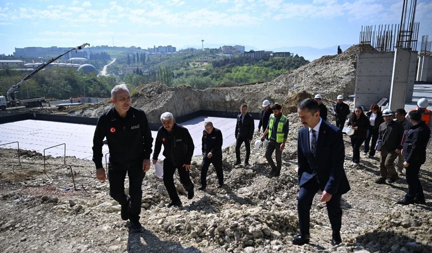 Vali İlhami Aktaş, AFAD İl Hizmet Binası İnşaatında İncelemelerde Bulundu