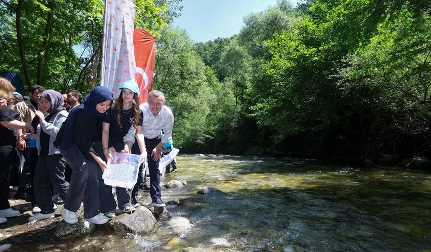 Kiraz Dere’ye 50 bin balık yavrusu daha bırakıldı