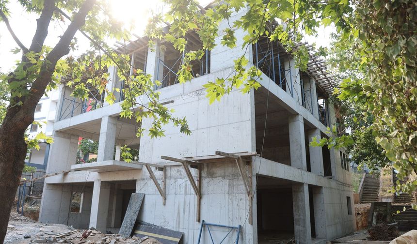 Özgürlük Mahallesi’nin yeni bilgi evi  ve aile sağlığı merkezi yükseliyor