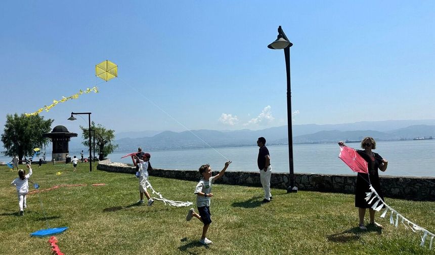 Uçurtmalar Kocaeli'den barışa uçtu