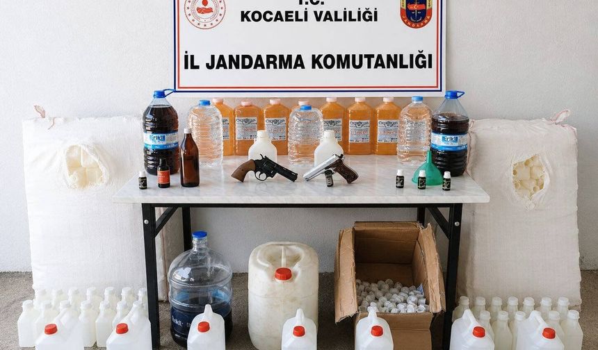 Kocaeli'de Kaçakçılık Operasyonu: 1,35 Milyon Liralık Kaçak Ürün Ele Geçirildi