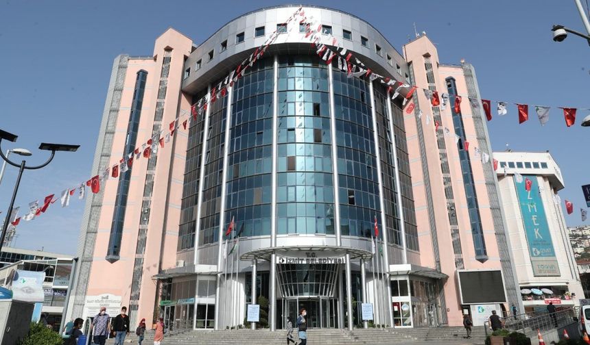 İzmit Belediyesi Soruşturmasında Belediye Başkanı Dahil 20 Kişi Tutuklandı