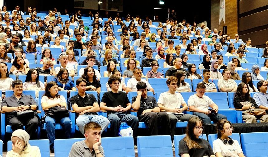 Lise Öğrencileri GTÜ’de Bilimle Tanıştı