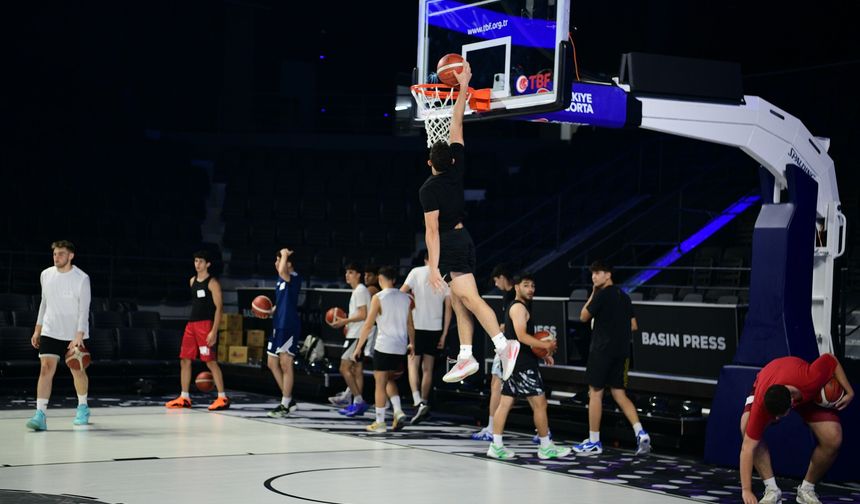 Çayırova’da, geleceğin basketbolcuları seçmelerde ter döktü