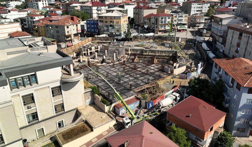 Dilovası Kent Meydanı hız kazandı