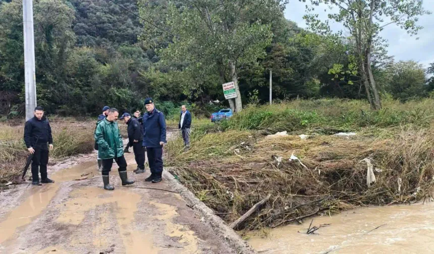 Gebze’de araç dereye düştü: 2 kişinin cansız bedeni bulundu