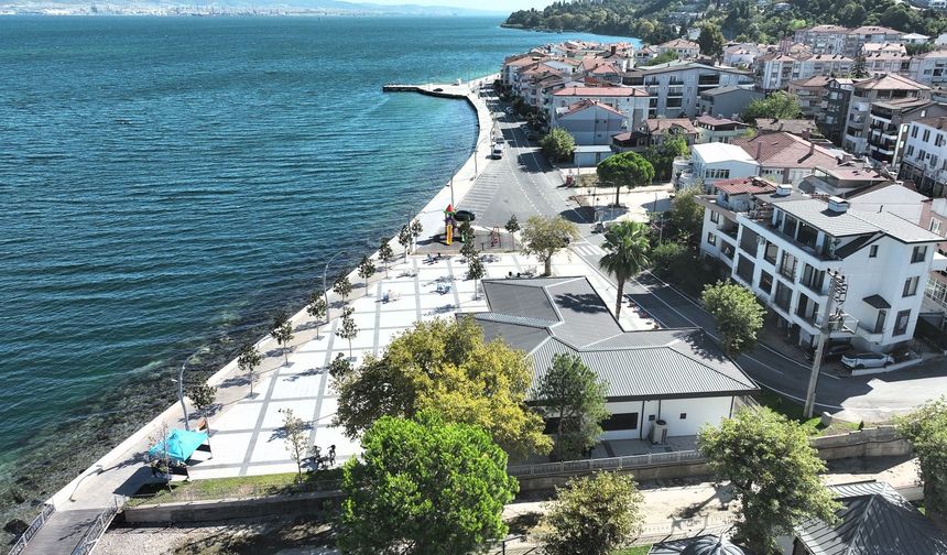 Gölcük Ulaşlı sahili yeni görünümüne kavuştu