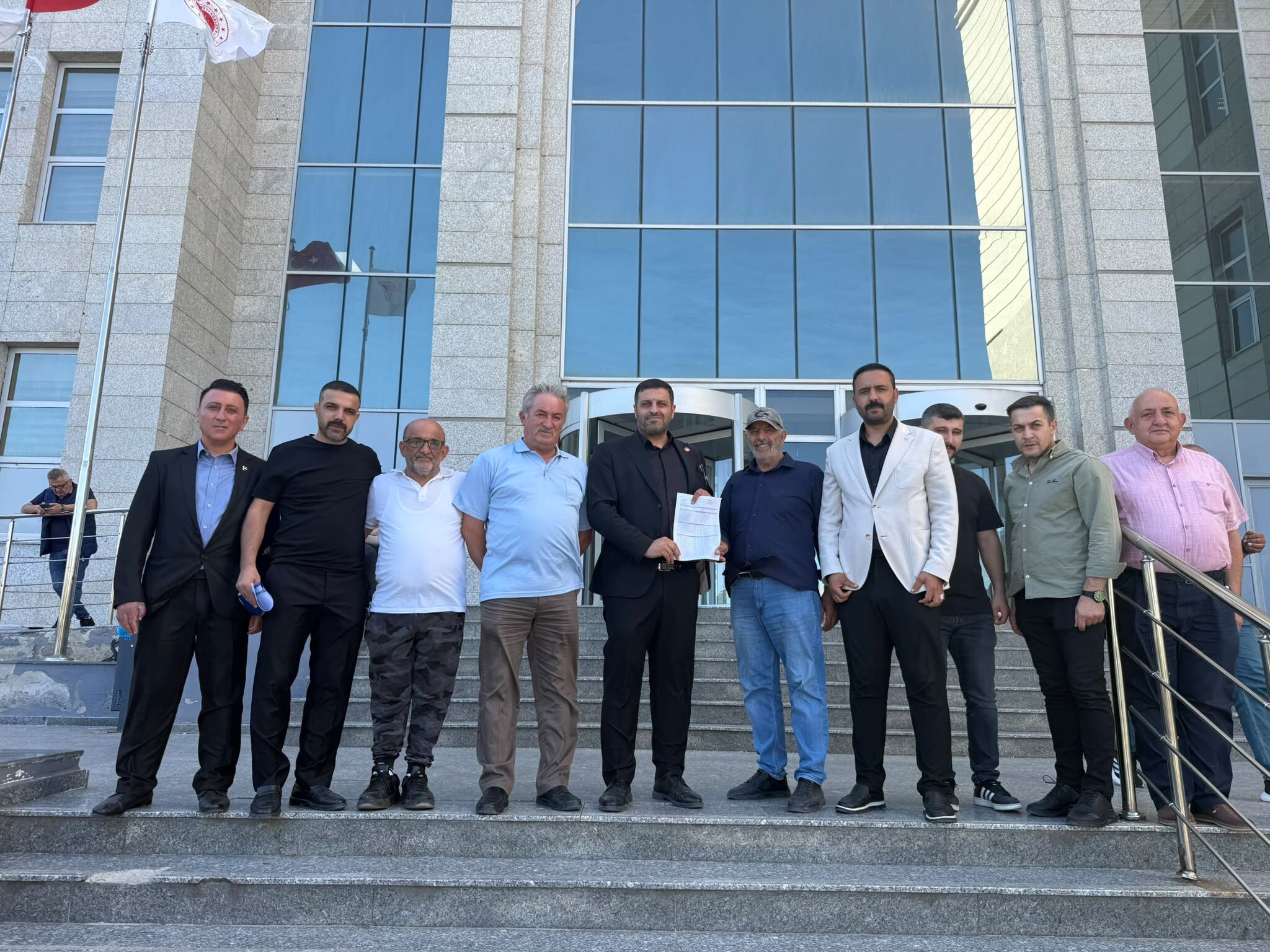 MHP Darıca İlçe Başkanı Yavuz Furunci Mazbatasını Aldı