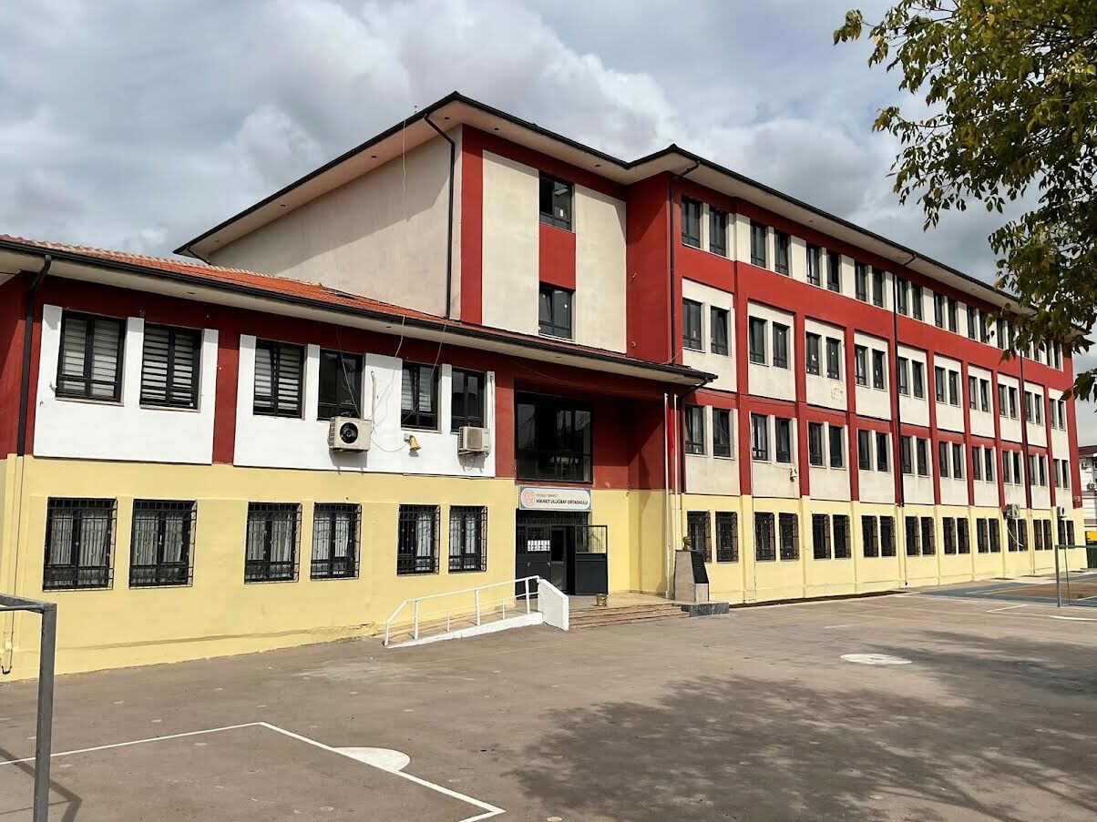 Büyükşehir’den okullara 7,3 milyon TL’lik boya desteği